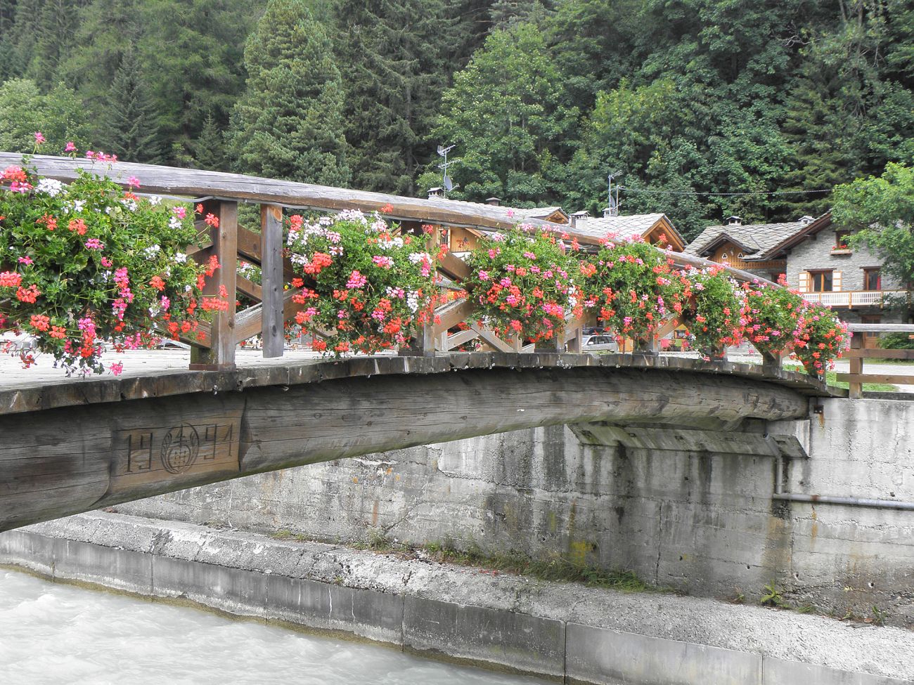 Arredo urbano floreale - Gressoney Saint Jean