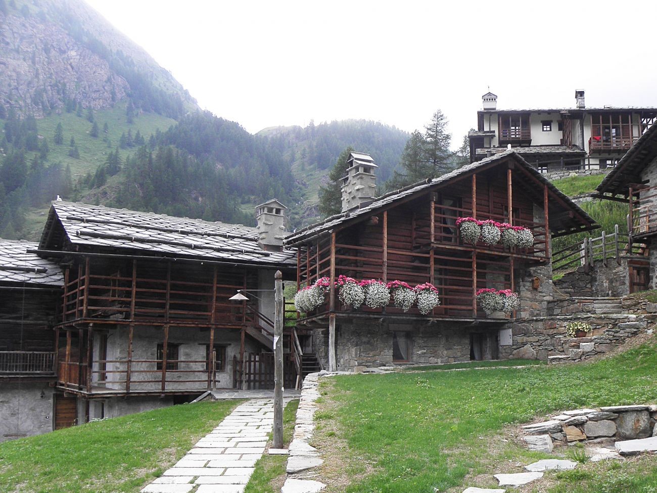 Balconi fioriti - Gressoney La TrinitÃ©